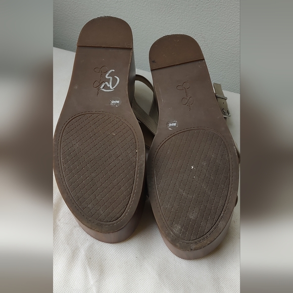 Jessica Simpson Crystil retro chunky sandal - Picture 6 of 8